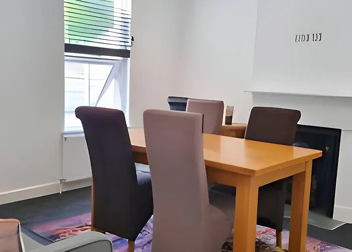 Luxurious Victoria House Near Beach W Free Park