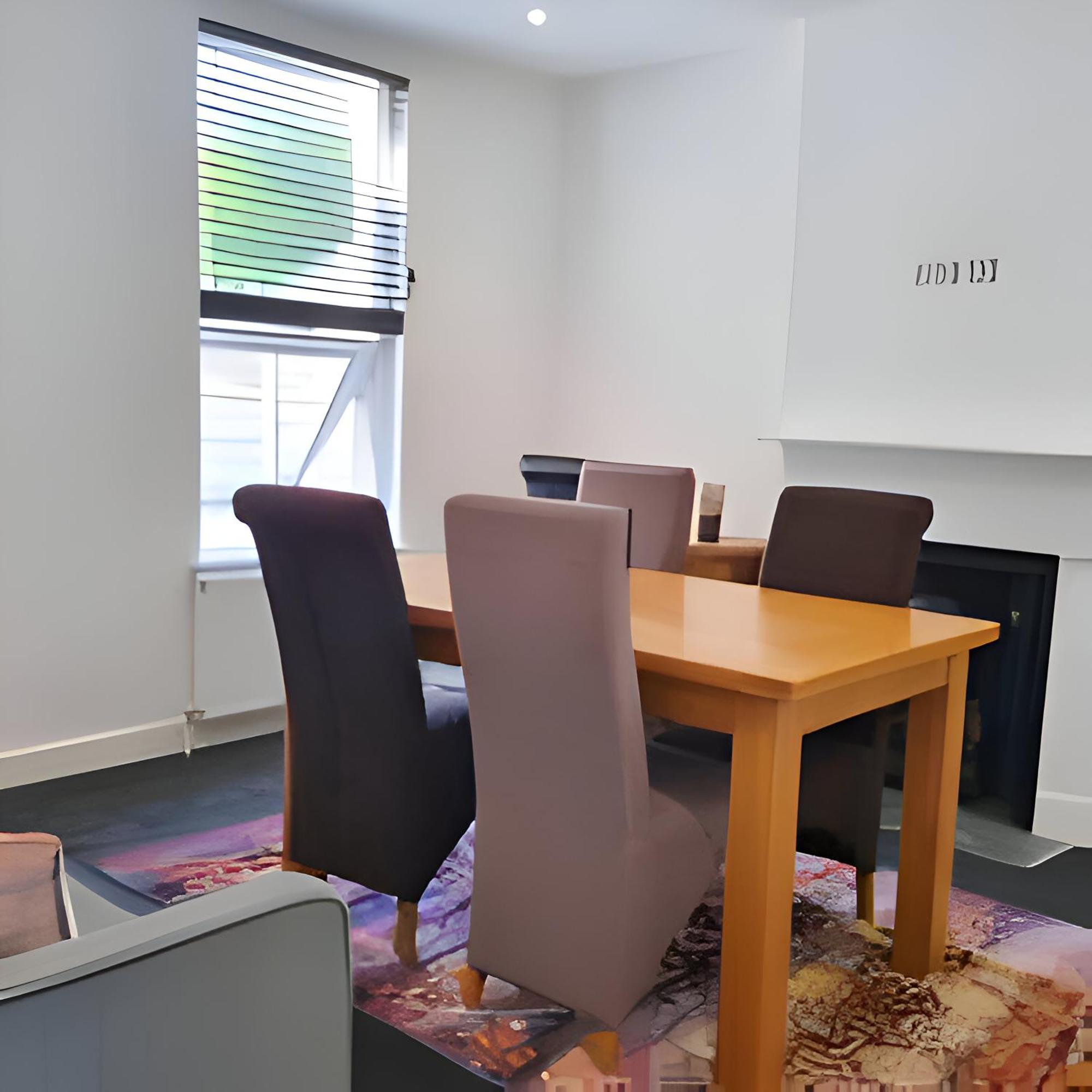 Luxurious Victoria House Near W Free Park Holiday home *