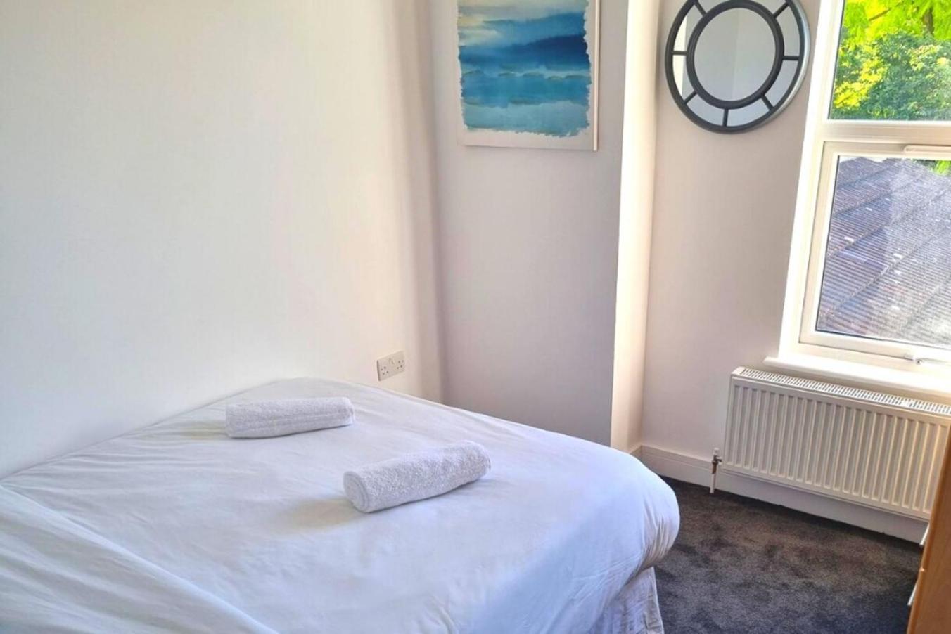 Luxurious Victoria House Near W Free Park * Southend-on-Sea