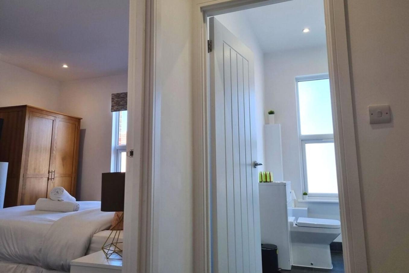 Holiday home Luxurious Victoria House Near W Free Park Southend-on-Sea