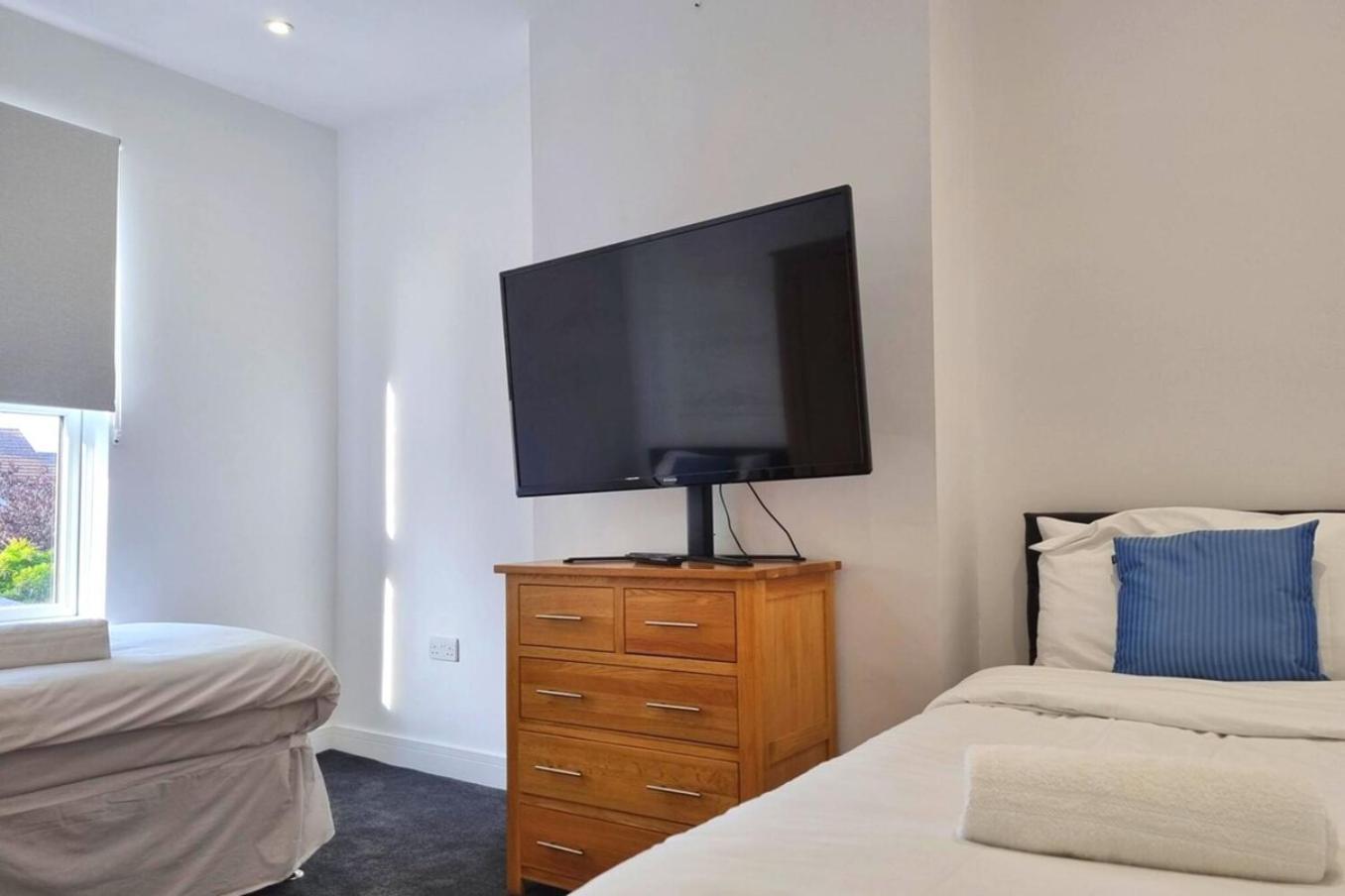 Luxurious Victoria House Near W Free Park *