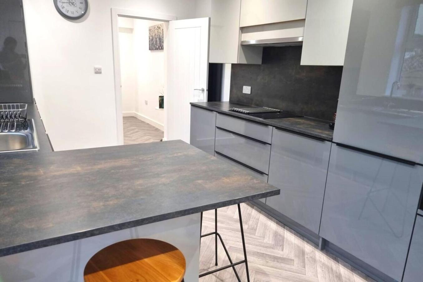 Luxurious Victoria House Near W Free Park * Southend-on-Sea