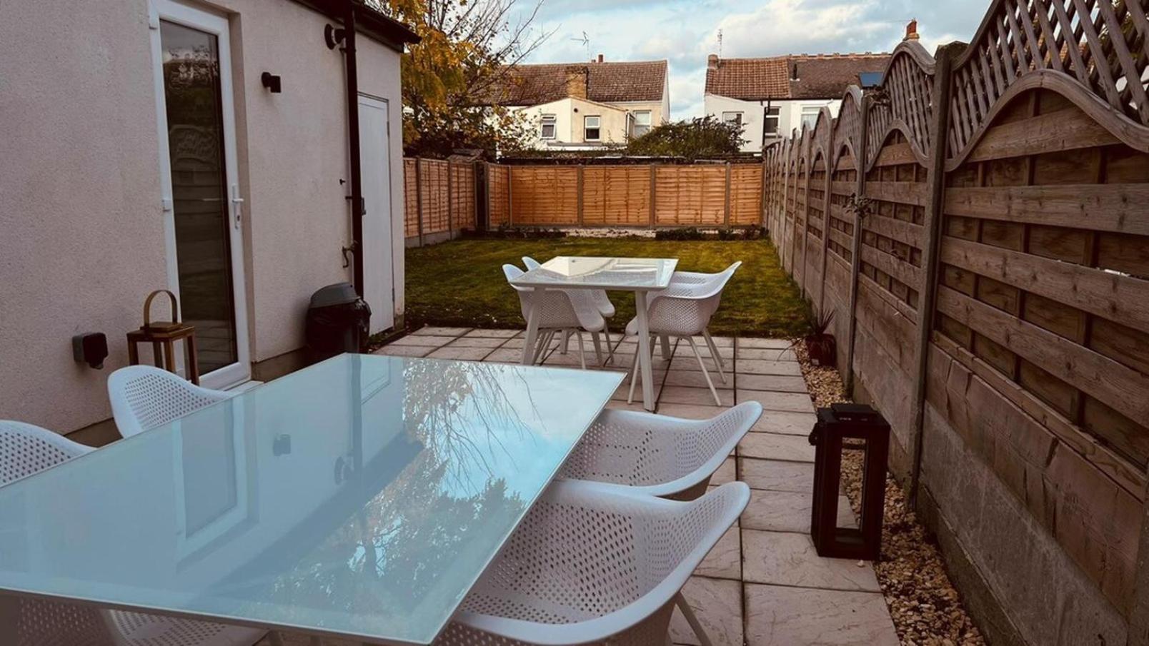 Luxurious Victoria House Near W Free Park Holiday home Southend-on-Sea