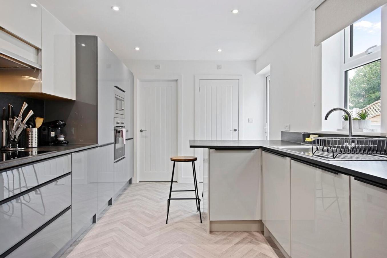 Luxurious Victoria House Near W Free Park * Southend-on-Sea