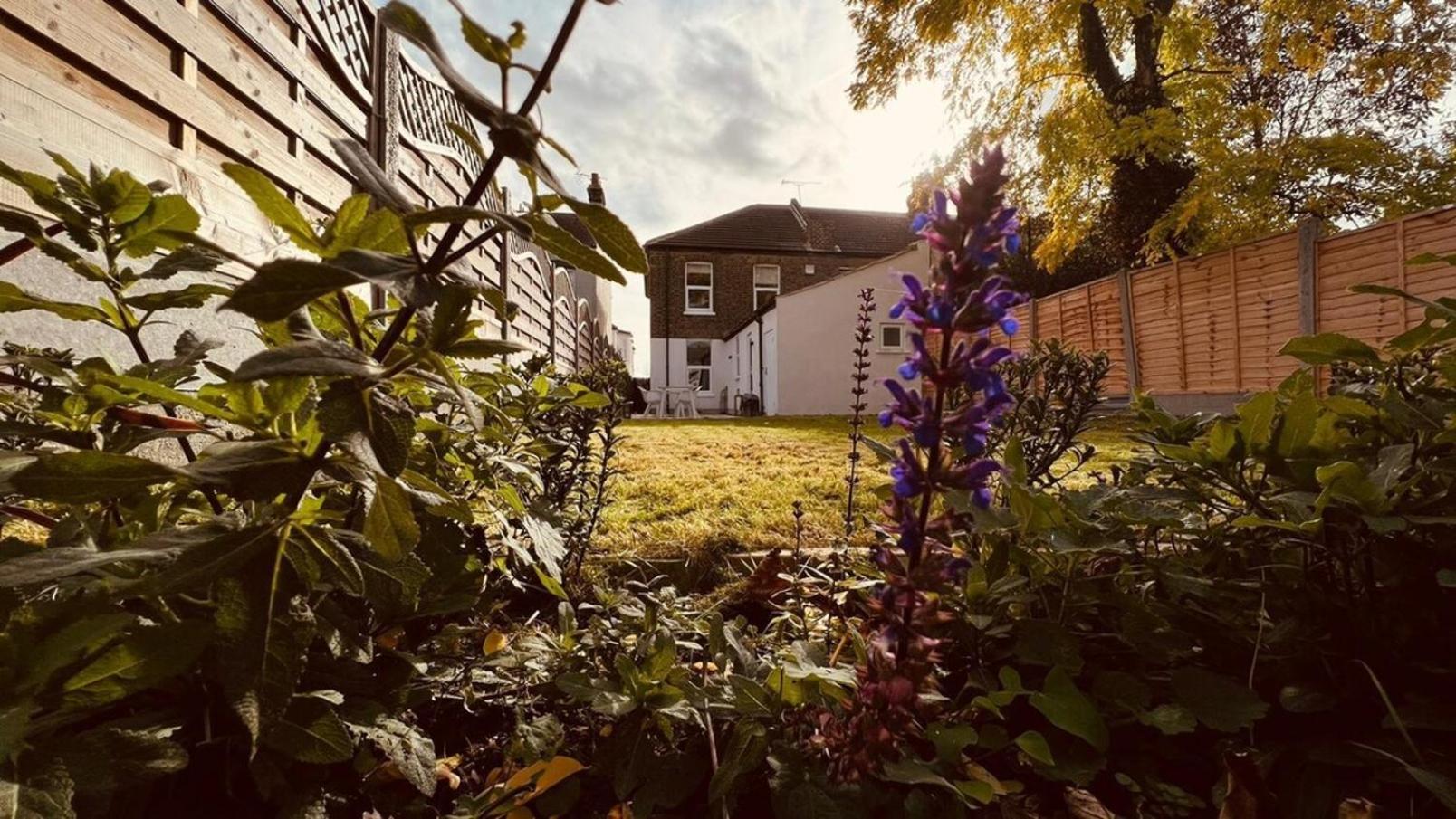 Luxurious Victoria House Near W Free Park *